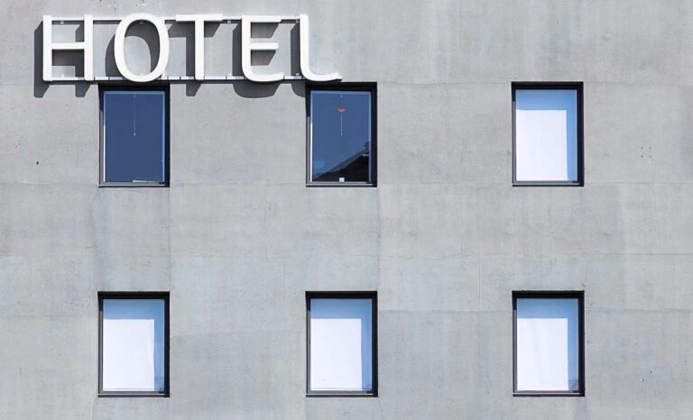 Checking out Hotel Licenses